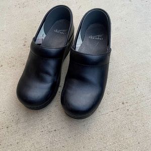Leather Dankso clogs